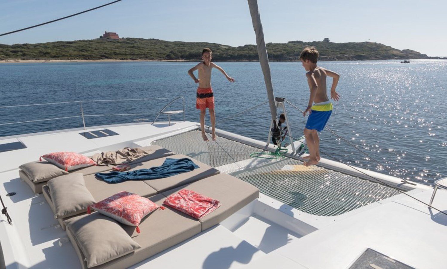 2019-fountaine-pajot-47-c4d57f