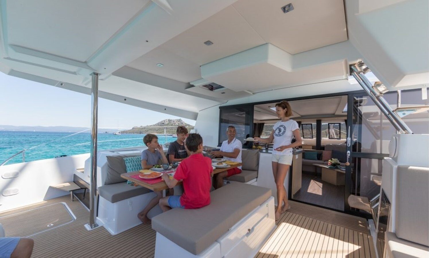 2019-fountaine-pajot-47-c4d57f