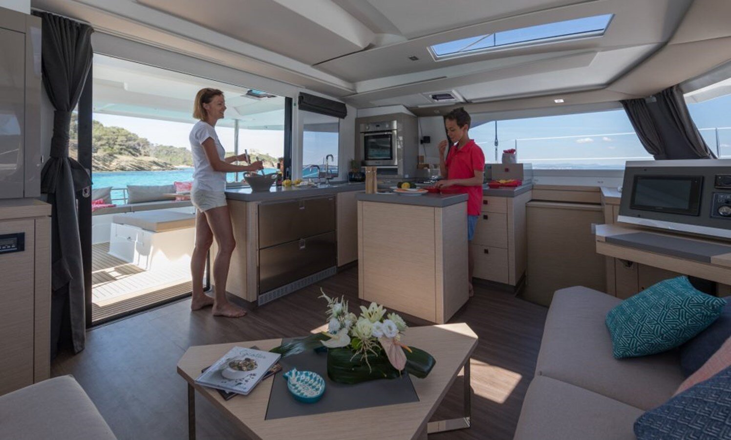 2019-fountaine-pajot-47-c4d57f