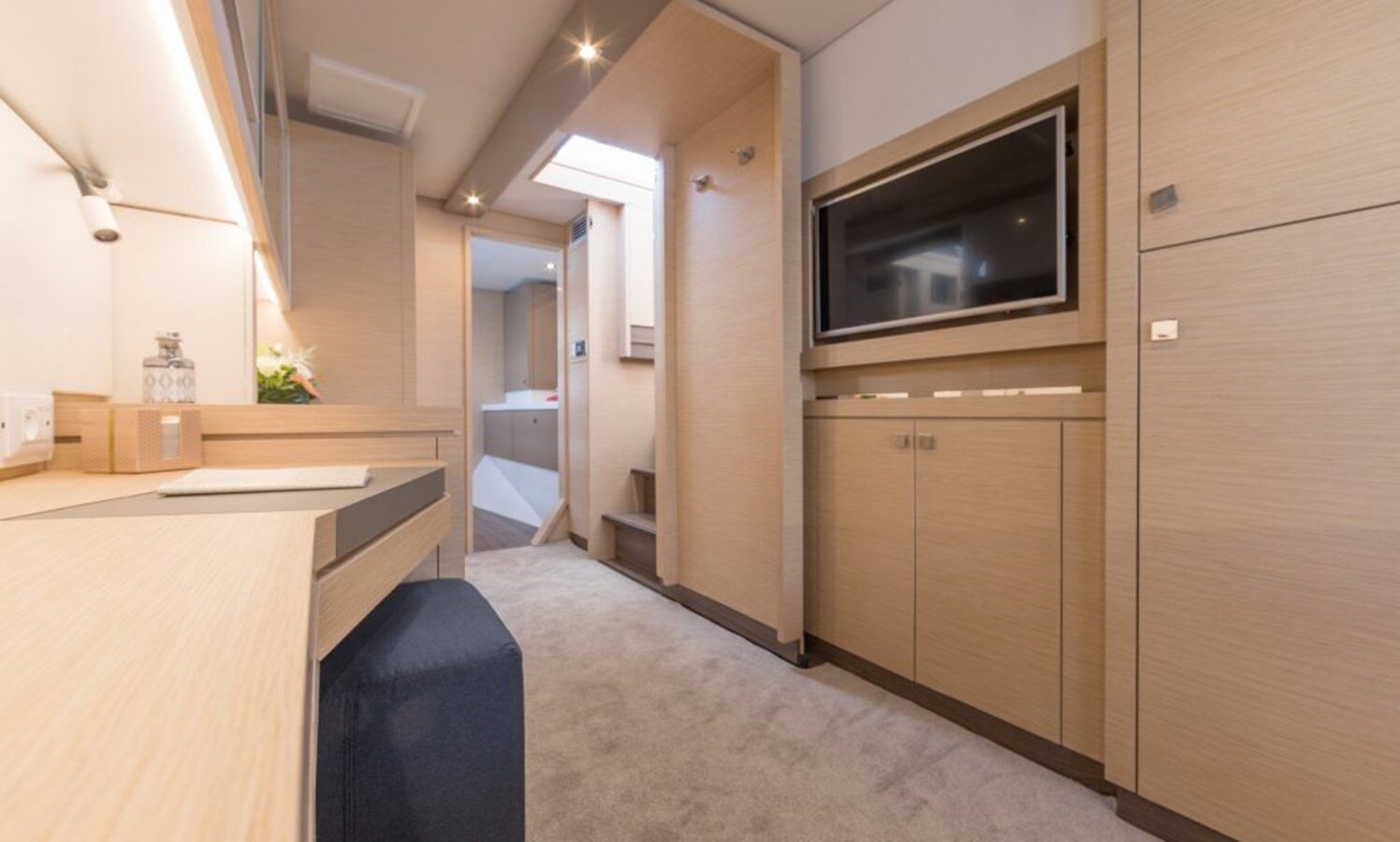 2019-fountaine-pajot-47-c4d57f