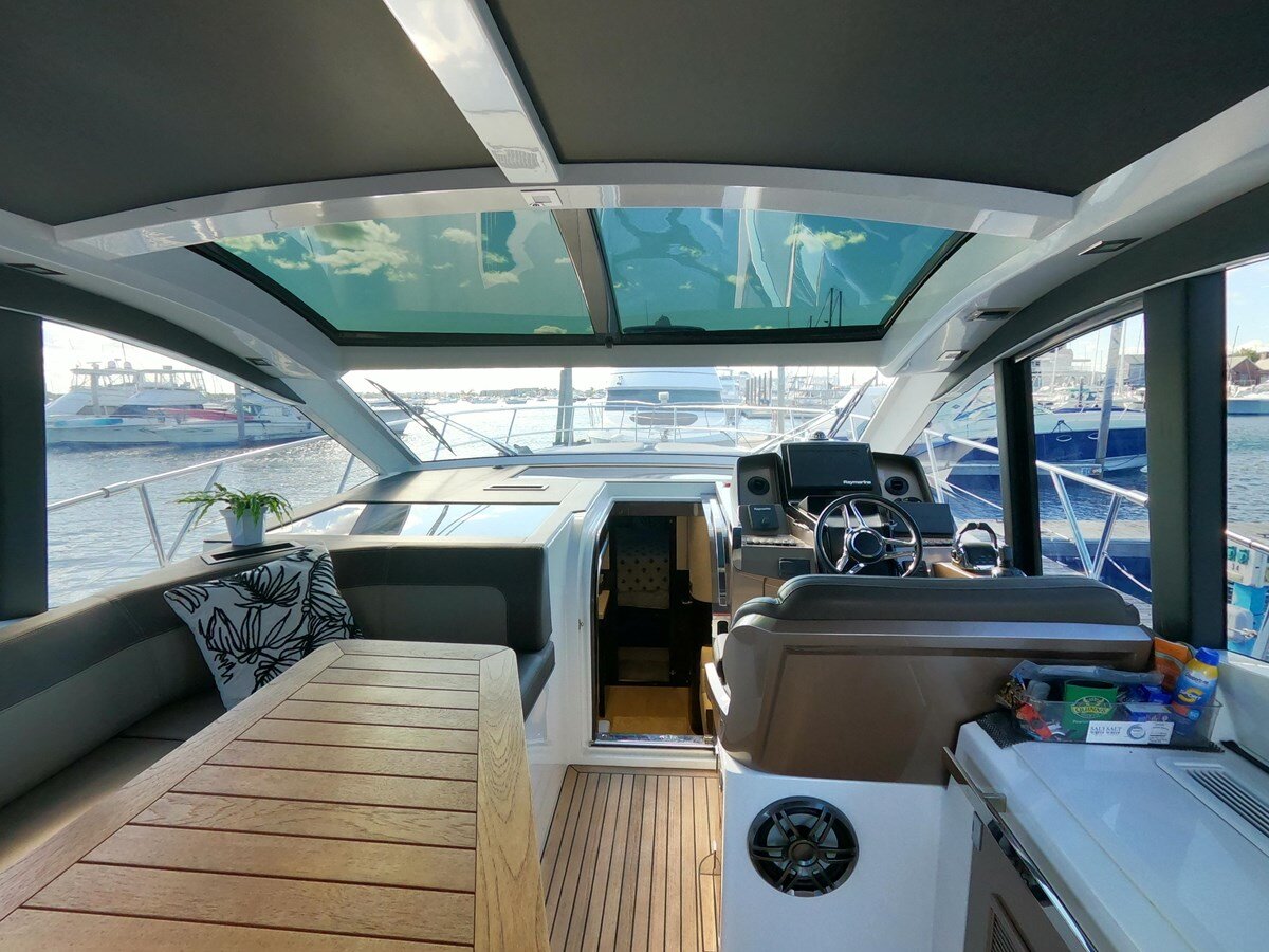 2019-galeon-48-a0a37f