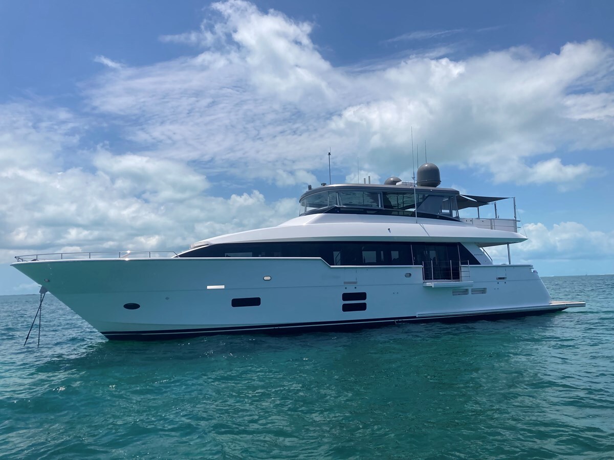 2019-hatteras-91-8-0957e3