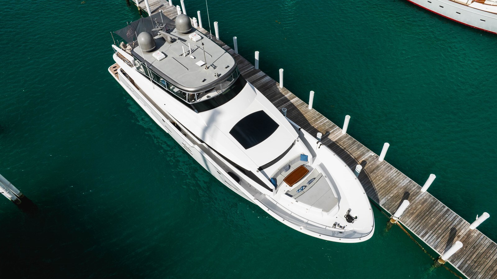 2019-hatteras-91-8-0957e3