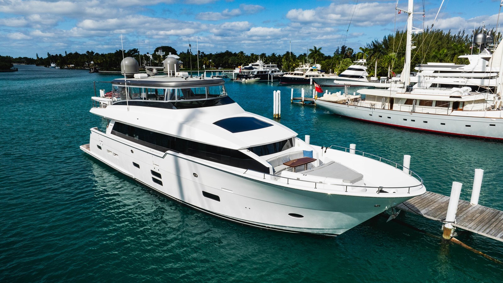 2019-hatteras-91-8-0957e3