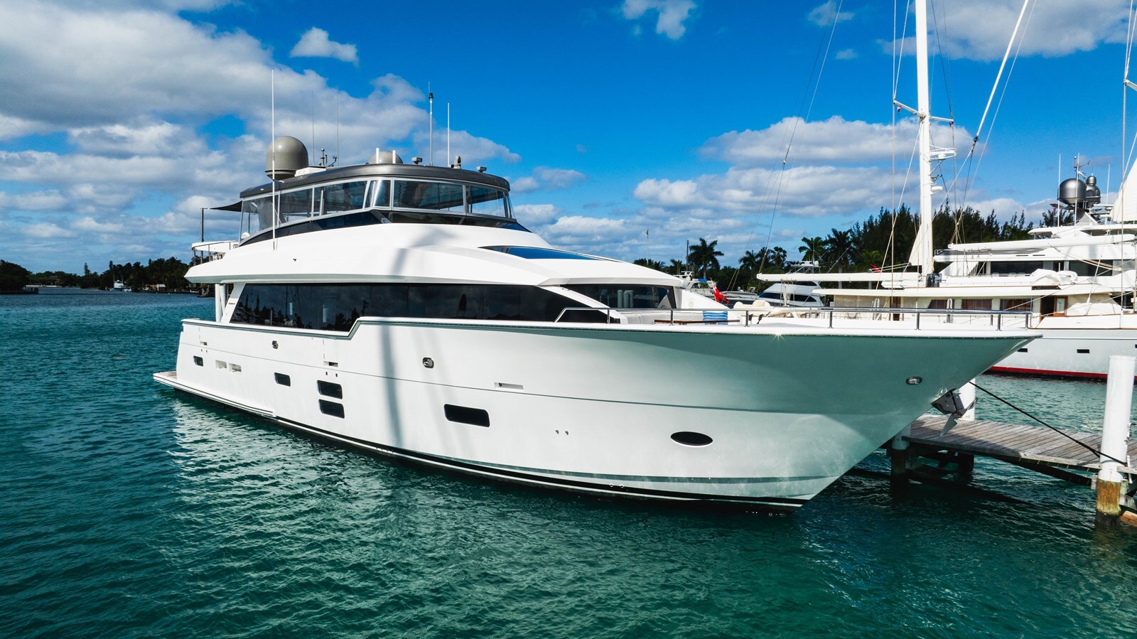 2019-hatteras-91-8-0957e3