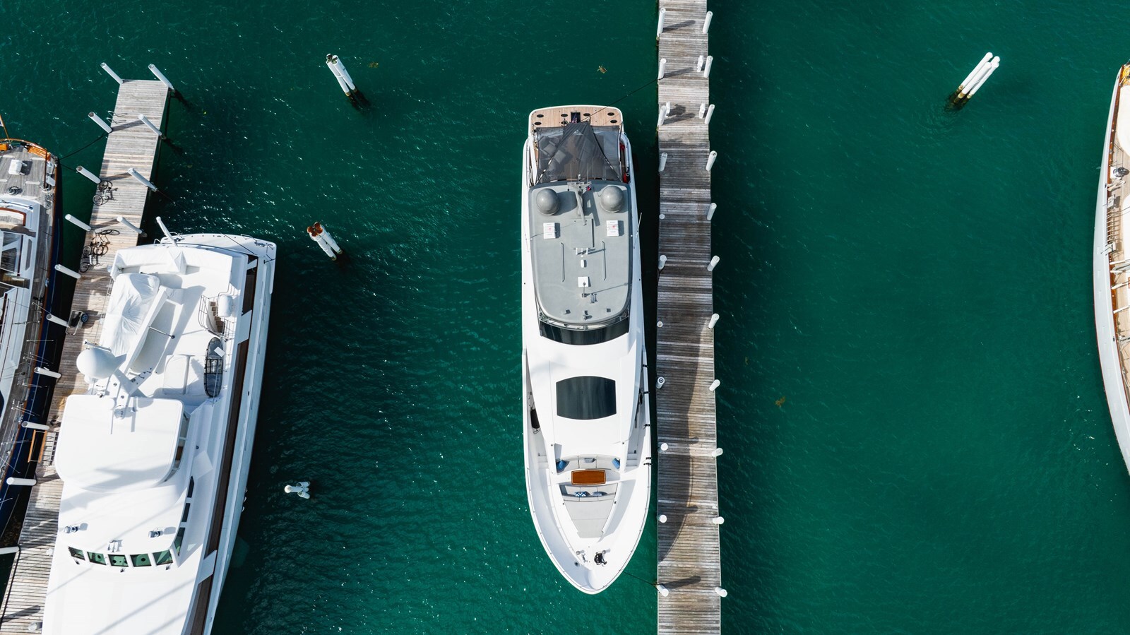 2019-hatteras-91-8-0957e3