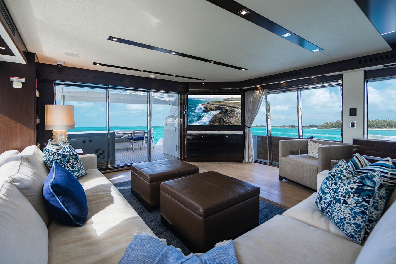 2019-hatteras-91-8-0957e3