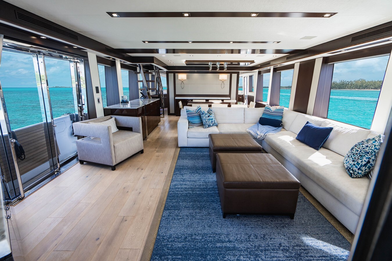 2019-hatteras-91-8-0957e3