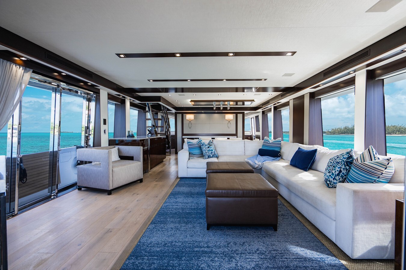 2019-hatteras-91-8-0957e3