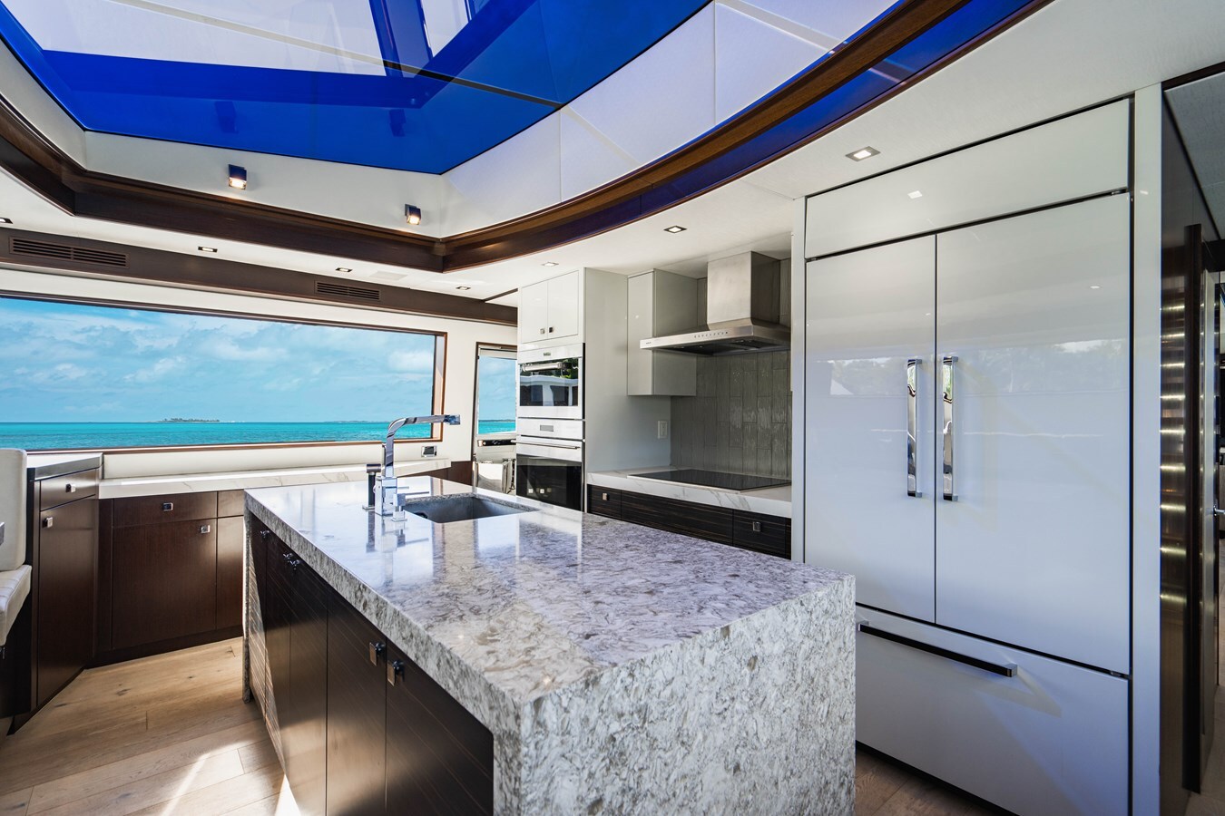 2019-hatteras-91-8-0957e3