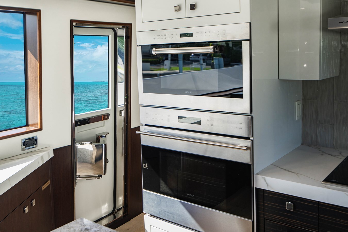 2019-hatteras-91-8-0957e3