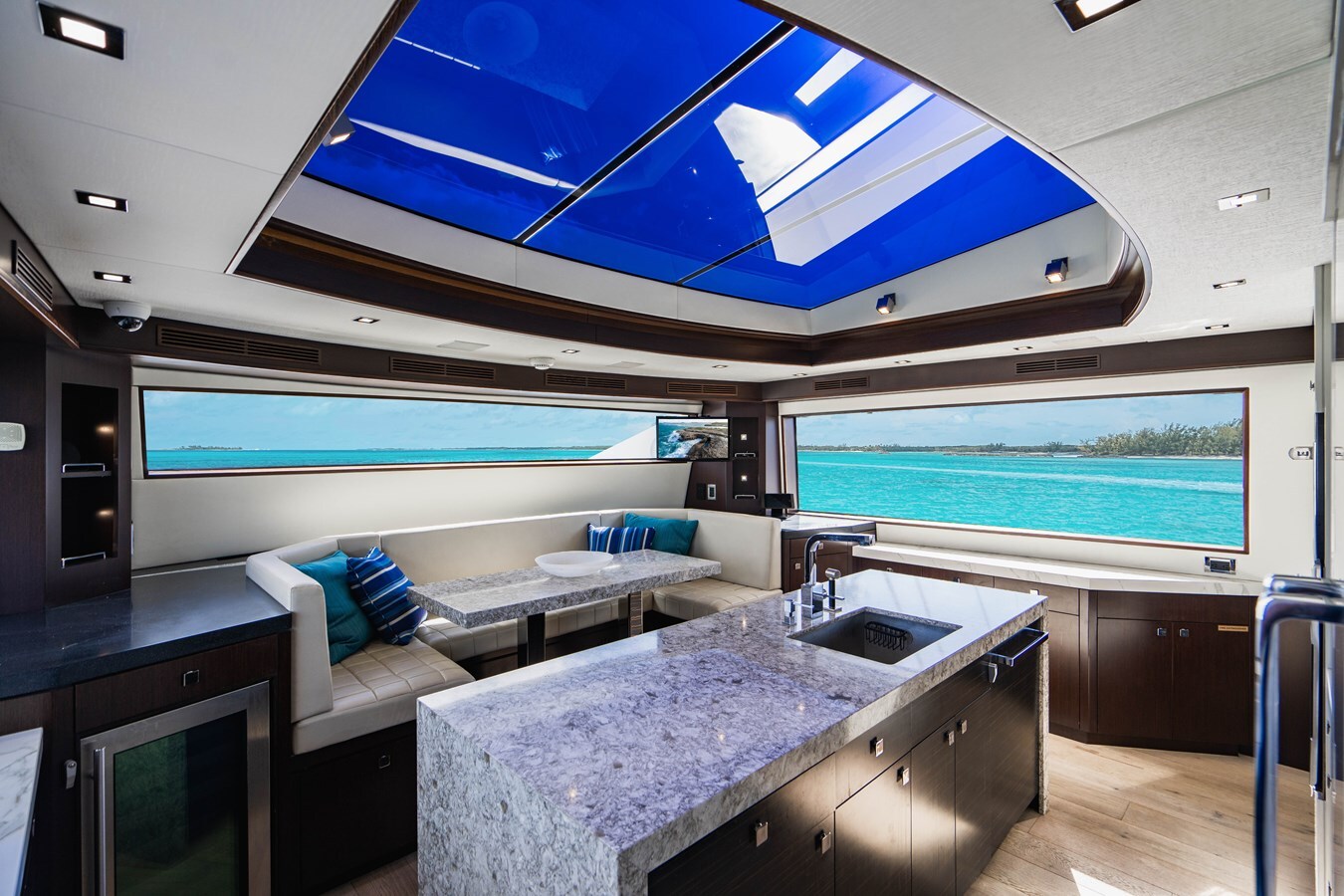 2019-hatteras-91-8-0957e3