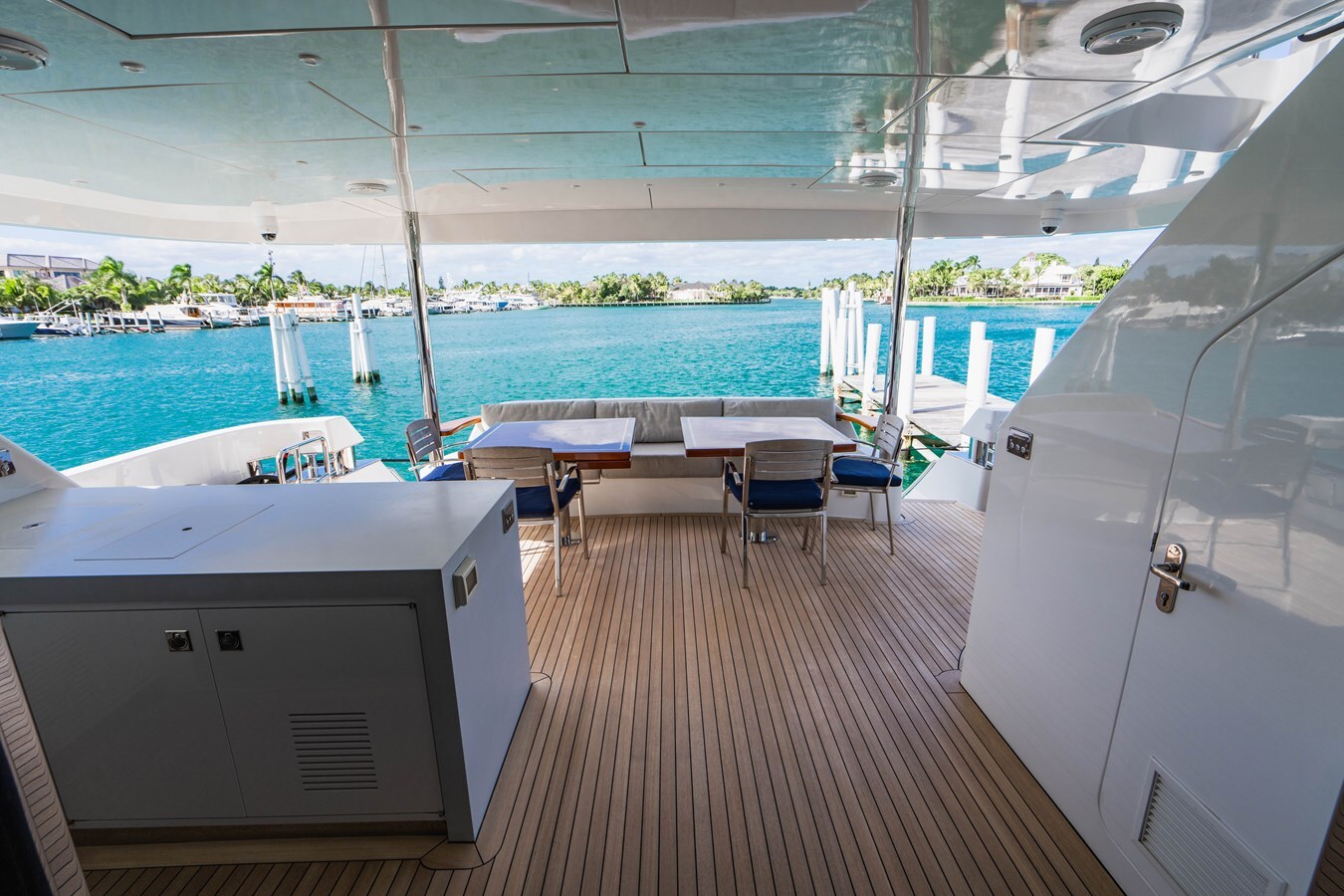 2019-hatteras-91-8-0957e3