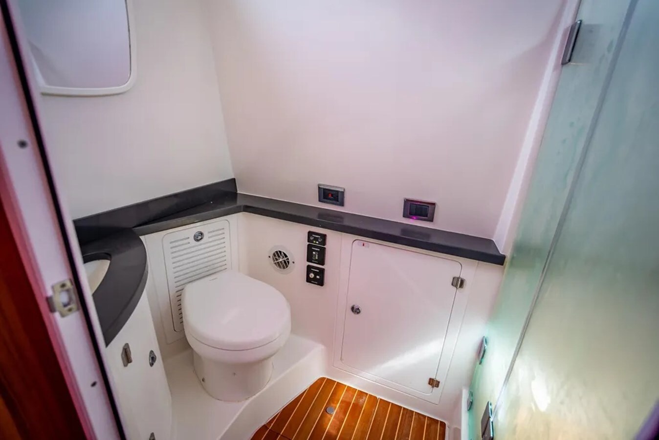 2019-hcb-52-11-f33117