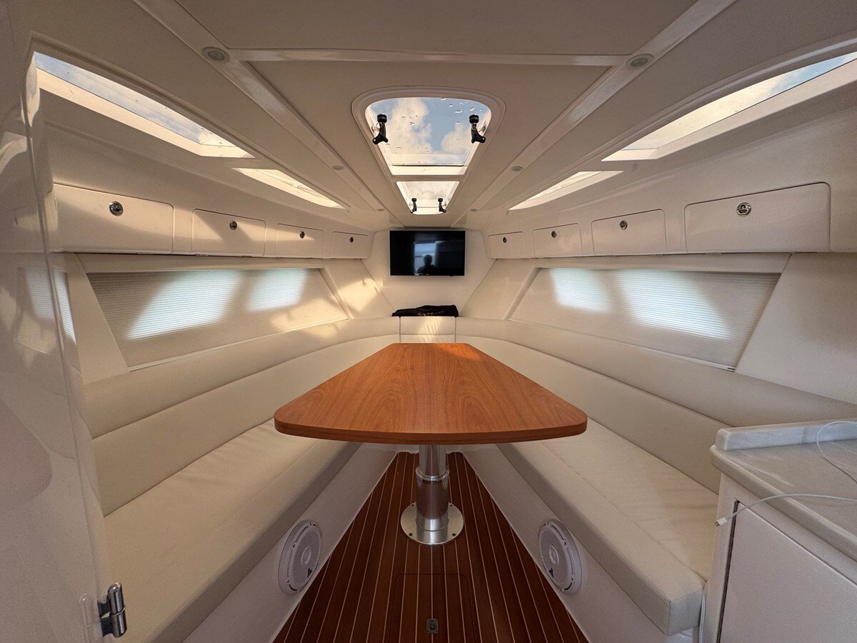 2019-intrepid-40-f19710