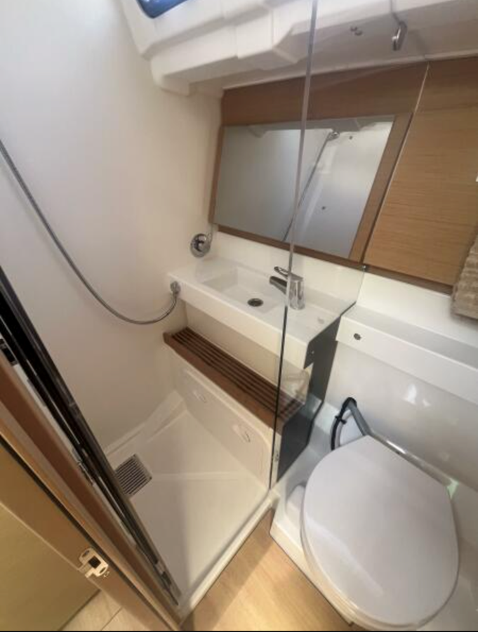 2019-jeanneau-47-3-3bfdb3