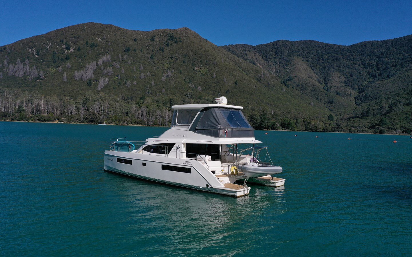 2019-leopard-catamarans-42-8-3d045f