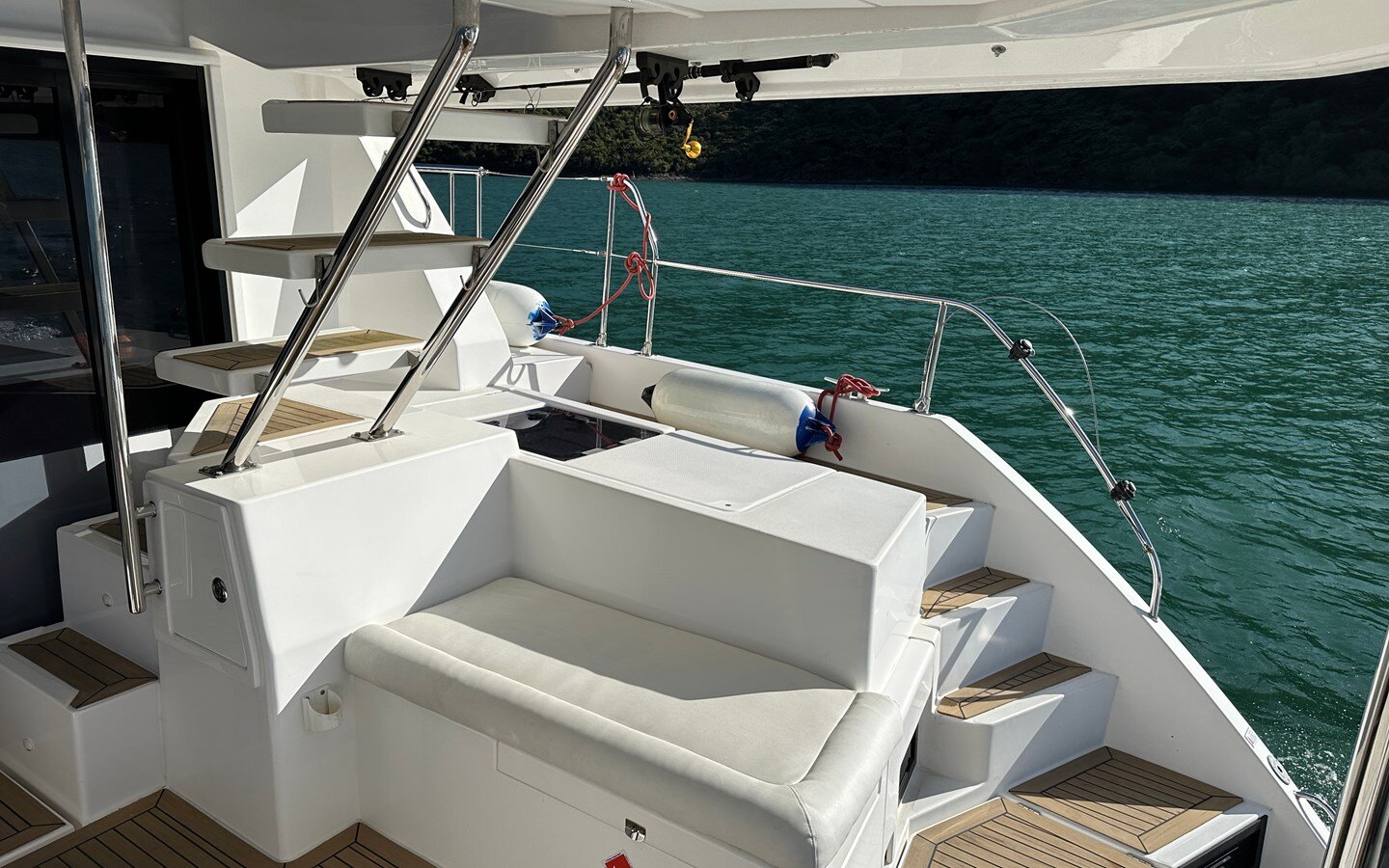 2019-leopard-catamarans-42-8-3d045f