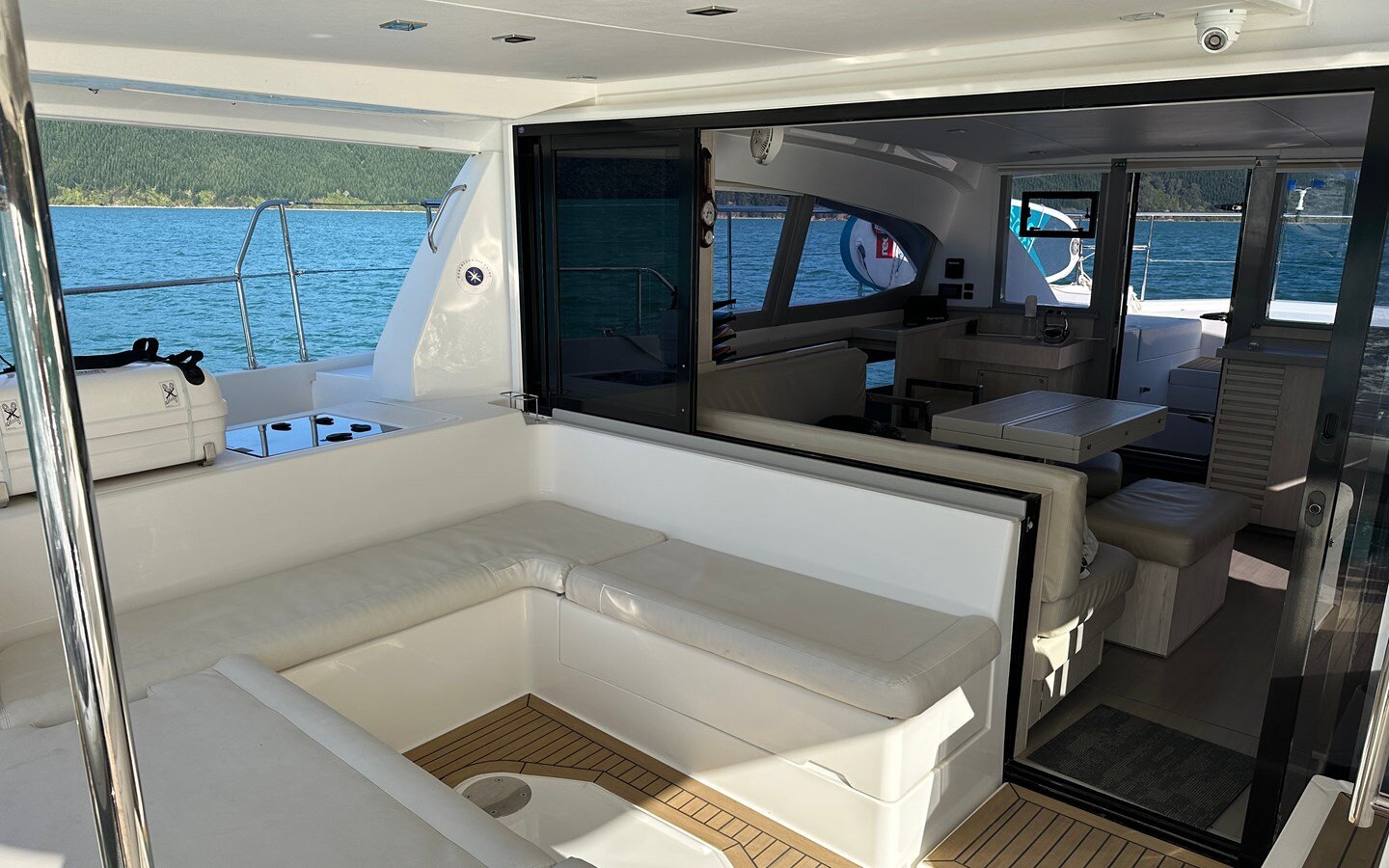 2019-leopard-catamarans-42-8-3d045f