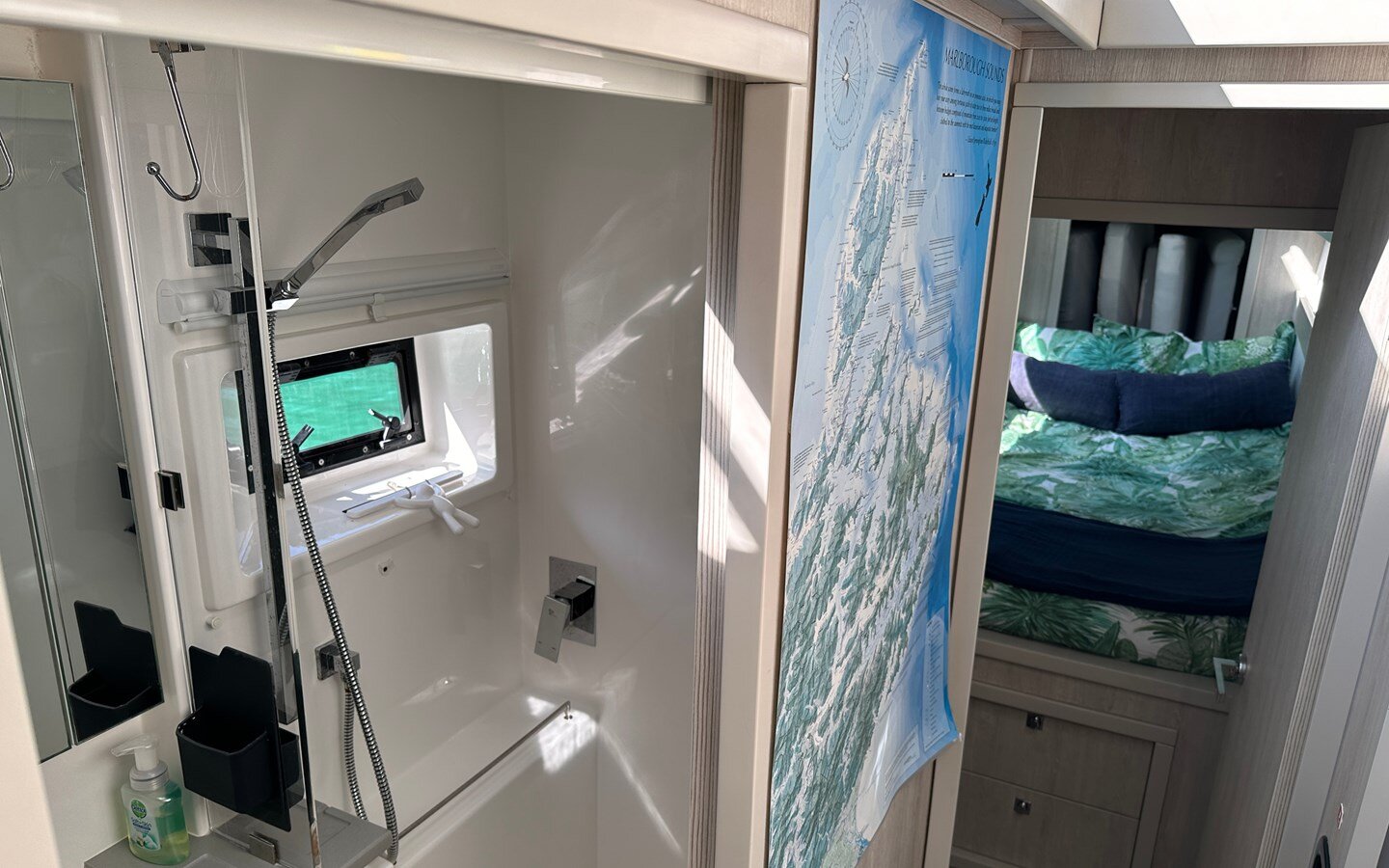 2019-leopard-catamarans-42-8-3d045f