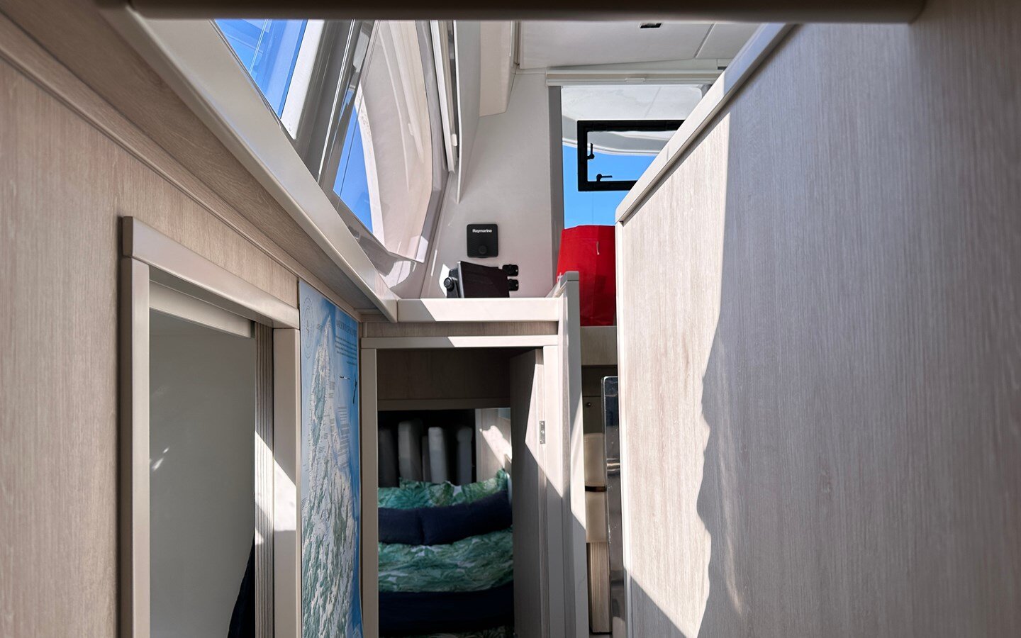 2019-leopard-catamarans-42-8-3d045f