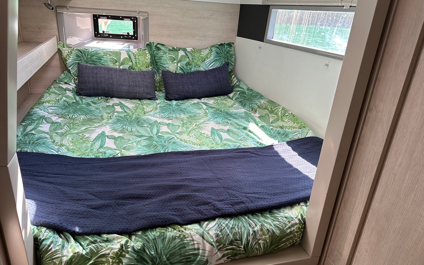 2019-leopard-catamarans-42-8-3d045f