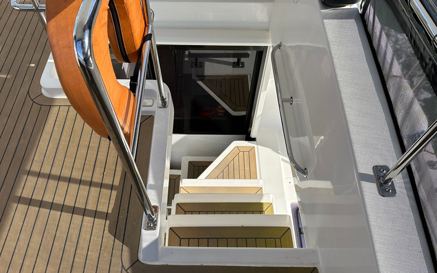 2019-leopard-catamarans-42-8-3d045f