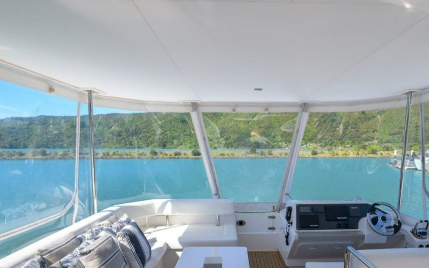 2019-leopard-catamarans-42-8-3d045f