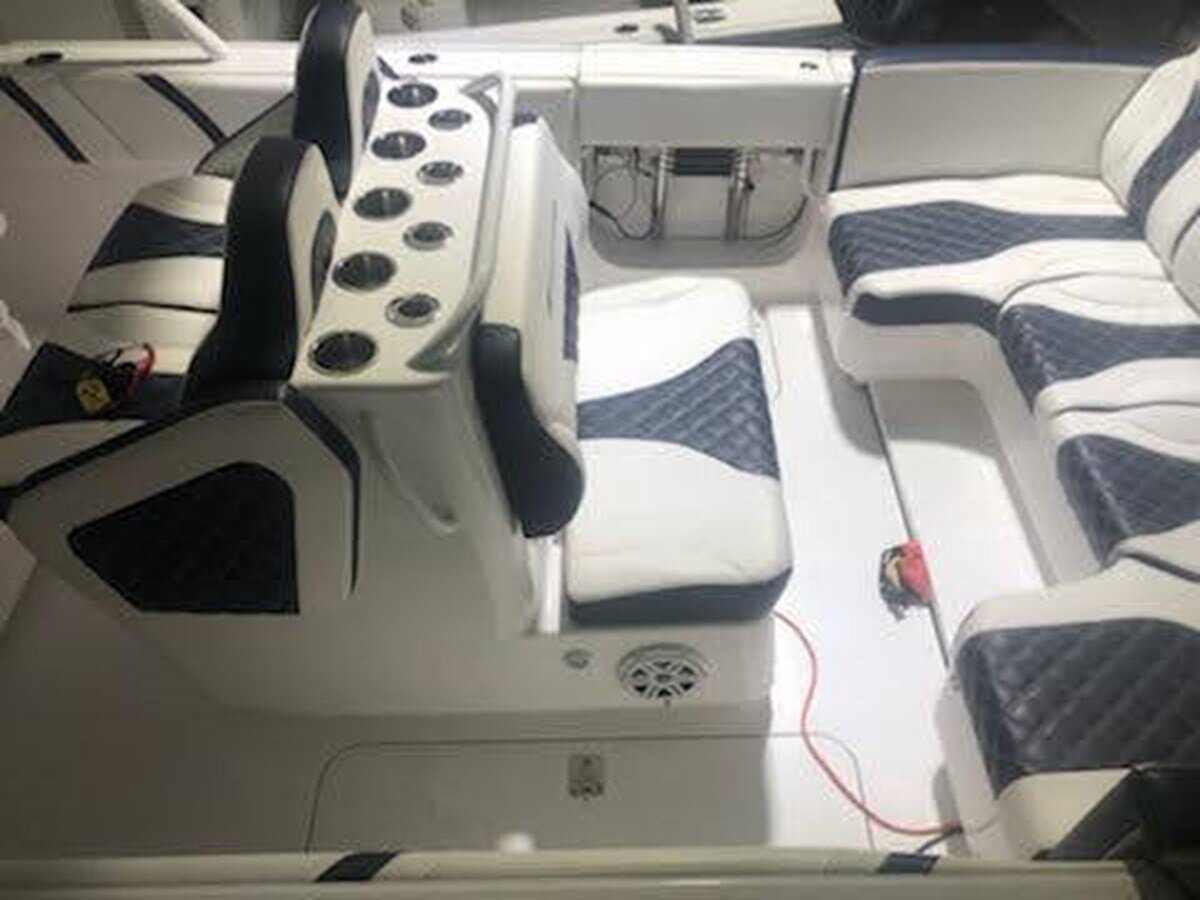 2019-midnight-express-powerboats-39-2f7bb4