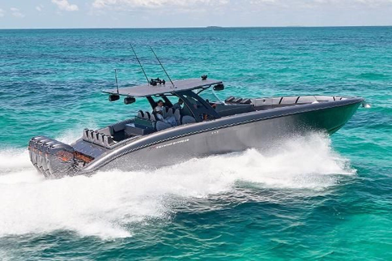 2019-midnight-express-powerboats-43-1-c1af4a