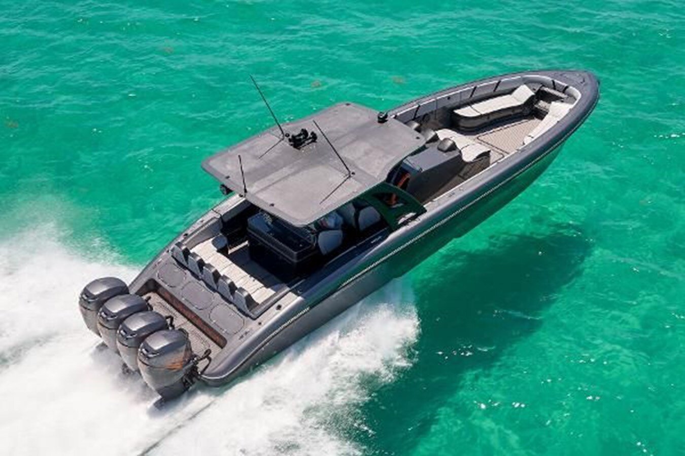 2019-midnight-express-powerboats-43-1-c1af4a