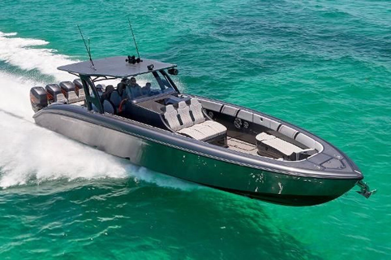 2019-midnight-express-powerboats-43-1-c1af4a