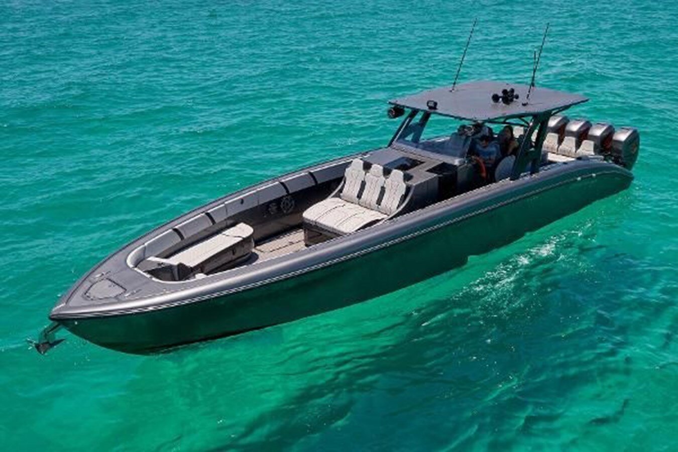 2019-midnight-express-powerboats-43-1-c1af4a