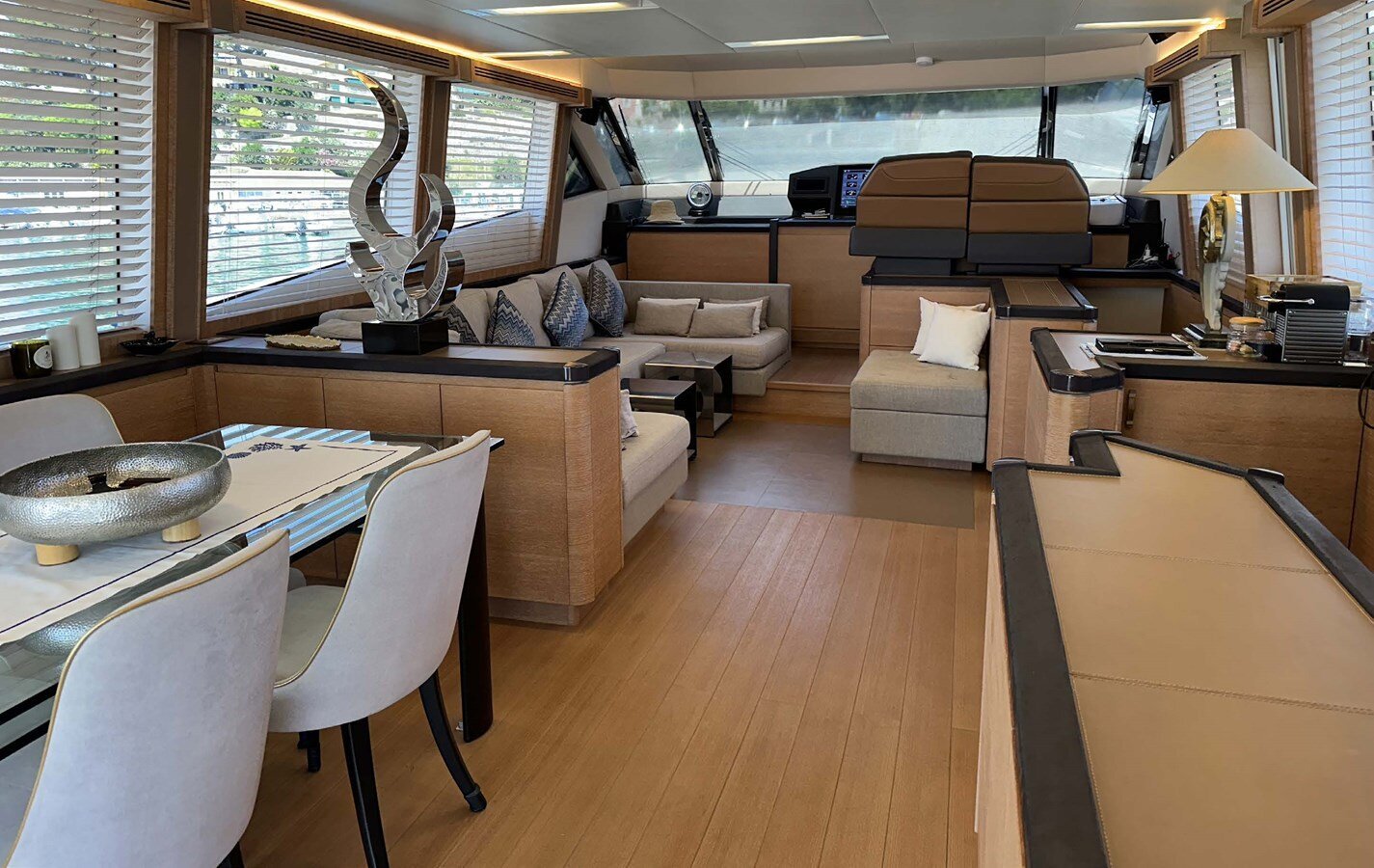 2019-monte-carlo-yachts-75-8-fc0487