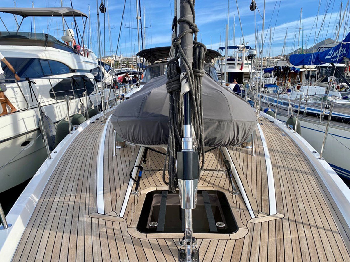 2019-oyster-marine-ltd-63-7-14797d