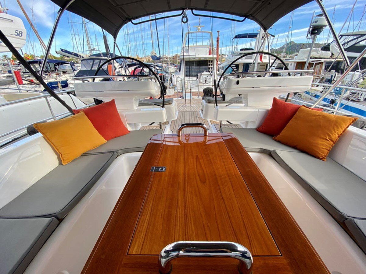 2019-oyster-marine-ltd-63-7-14797d