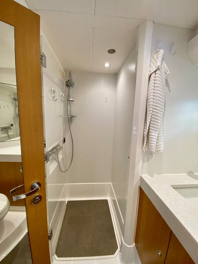 2019-oyster-marine-ltd-63-7-14797d