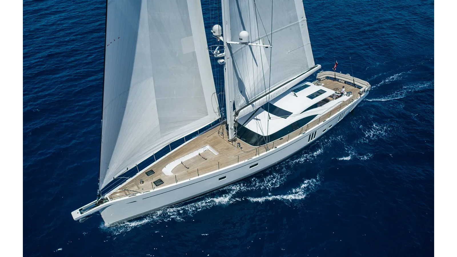 2019-oyster-yachts-121-5-9c9a6d