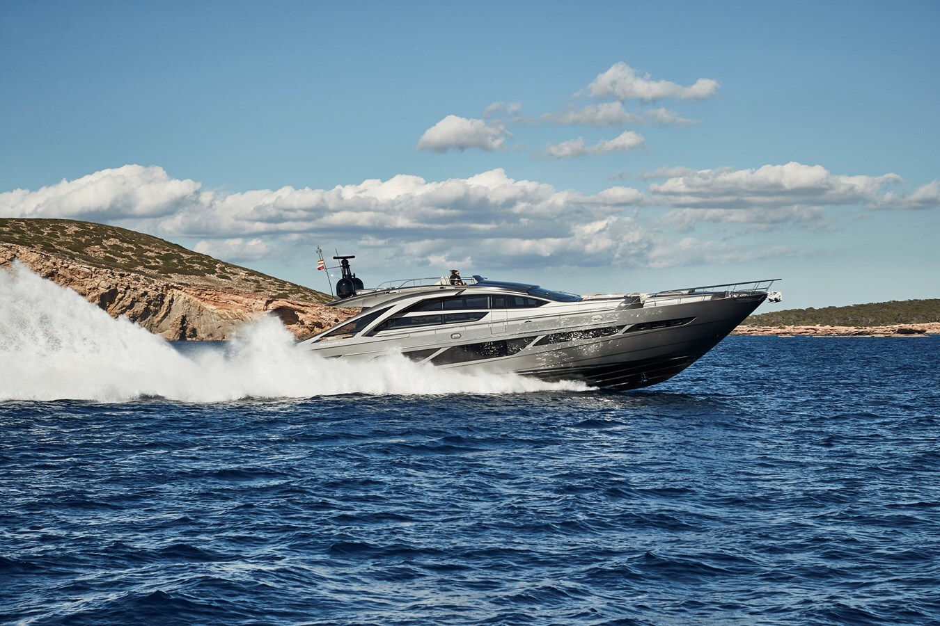 2019 PERSHING 92' 2