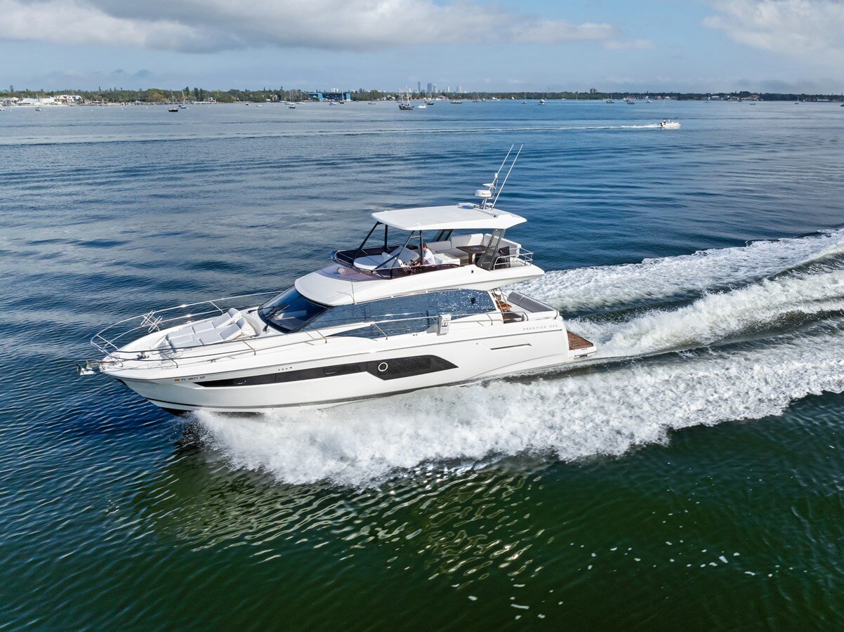 2019-prestige-52-b8f272