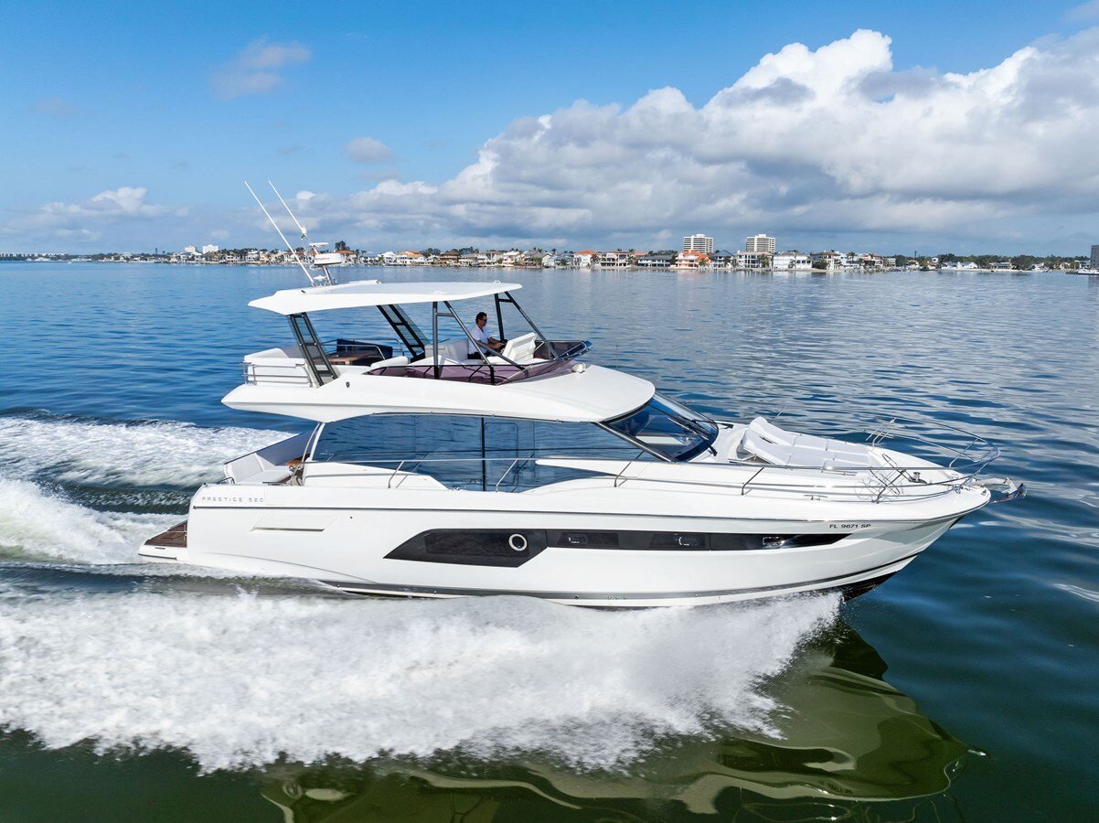 2019-prestige-52-b8f272