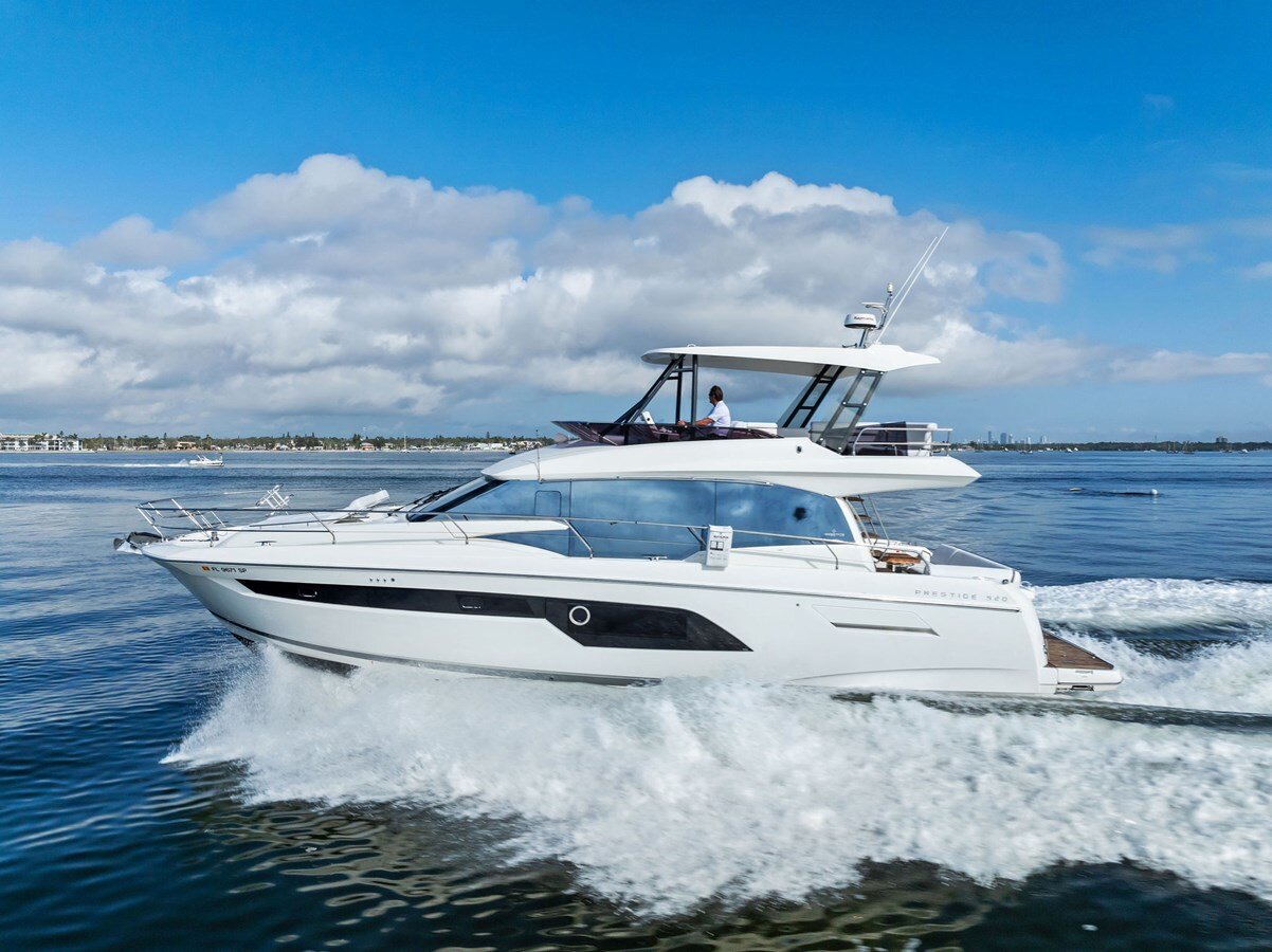 2019-prestige-52-b8f272