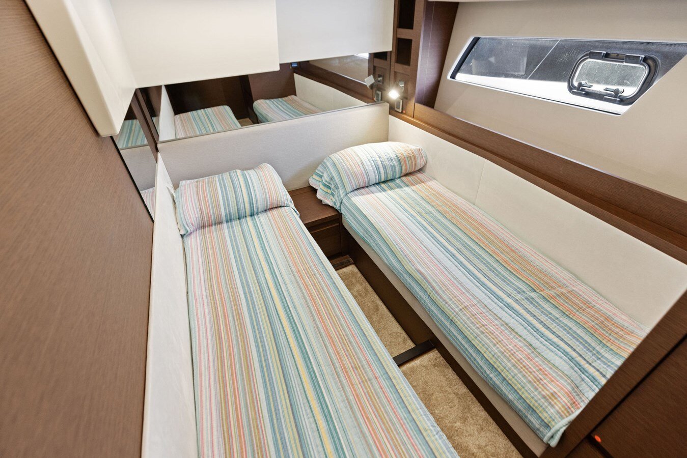 2019-prestige-52-b8f272