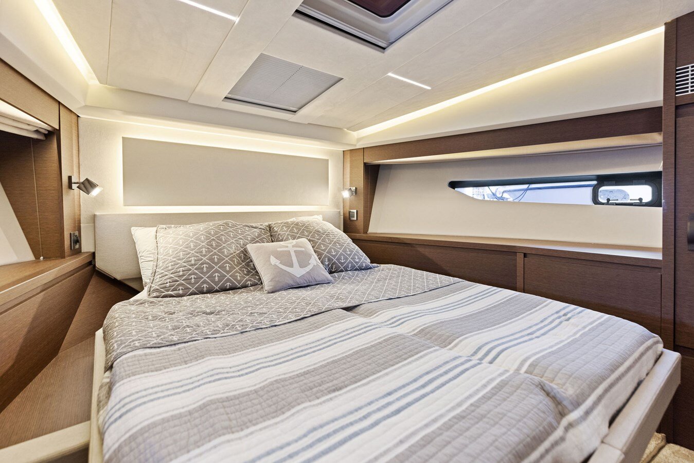 2019-prestige-52-b8f272