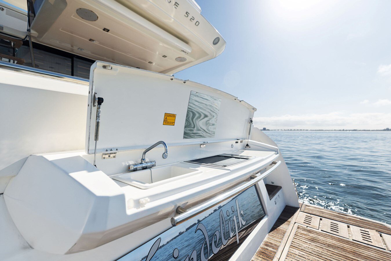 2019-prestige-52-b8f272