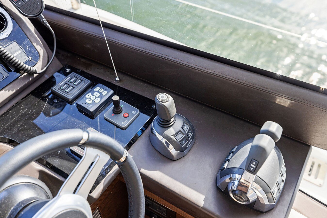 2019-prestige-52-b8f272