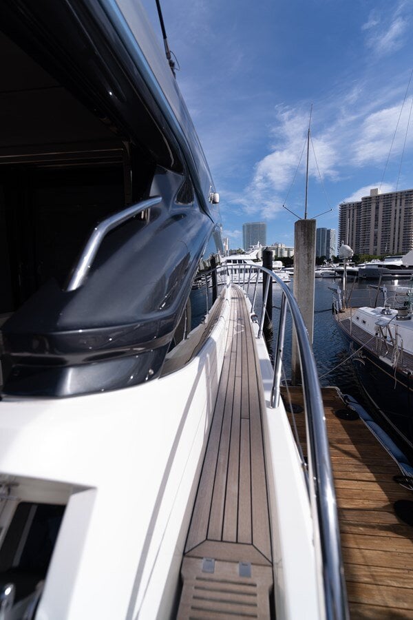 2019-princess-yachts-65-00c8b9