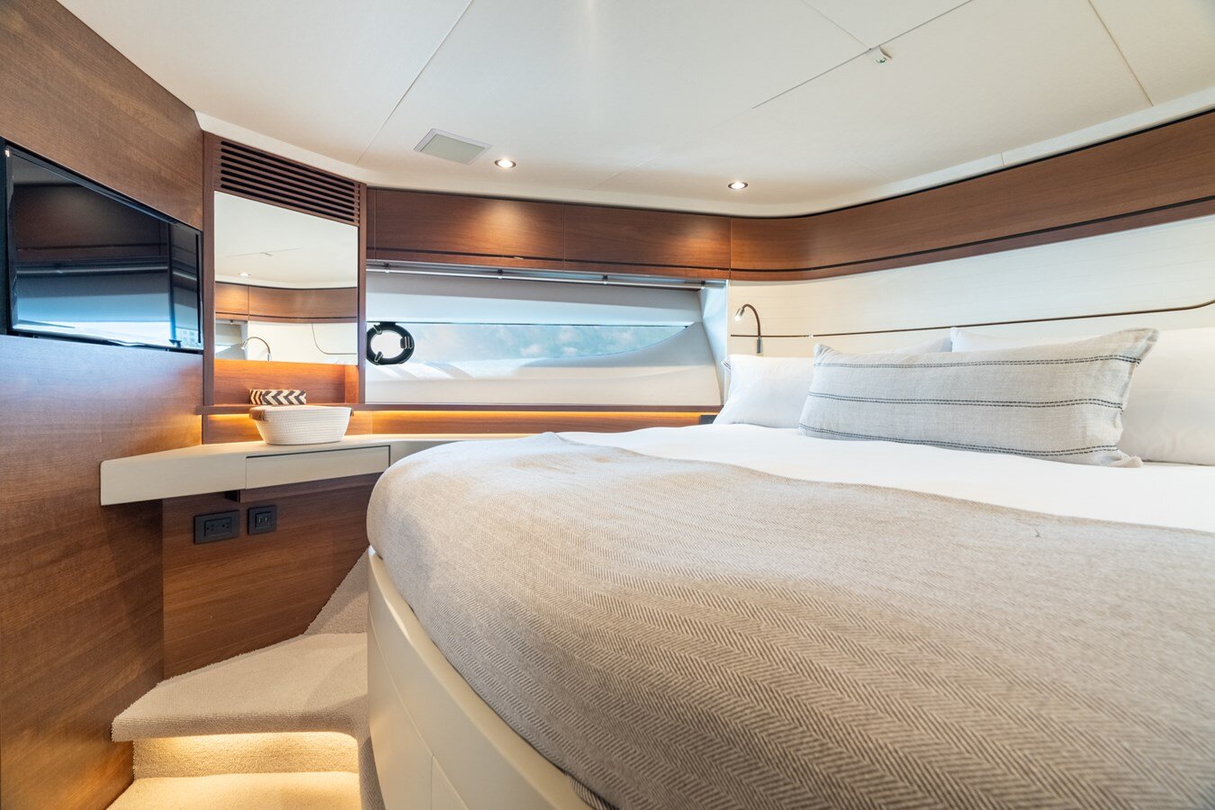 2019-princess-yachts-70-7e6f4e