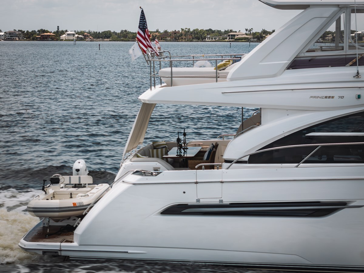 2019-princess-yachts-70-f890fe