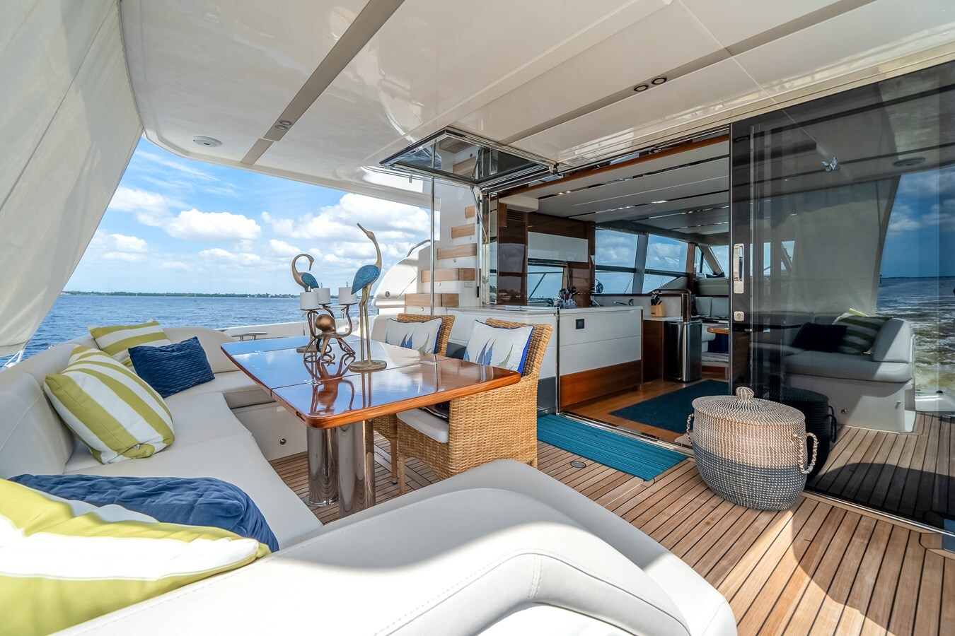 2019-princess-yachts-70-f890fe